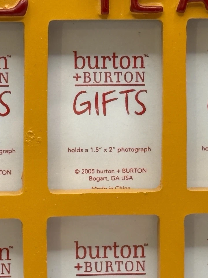 Marco de fotos de autobús escolar Burton 12 ranuras años escolares 1,5" x 2" con ganchos Foto 4 de 4