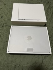 Apple MacBook Air 13,6 Zoll (256GB SSD, Apple M2, 8GB RAM) Laptop - Space Grau -