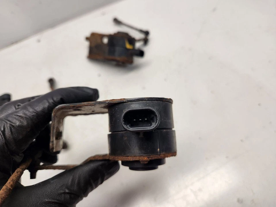 GMC Yukon Denali XL 2012 (AWD) sensores de nivel *juego completo* Foto 3 de 4