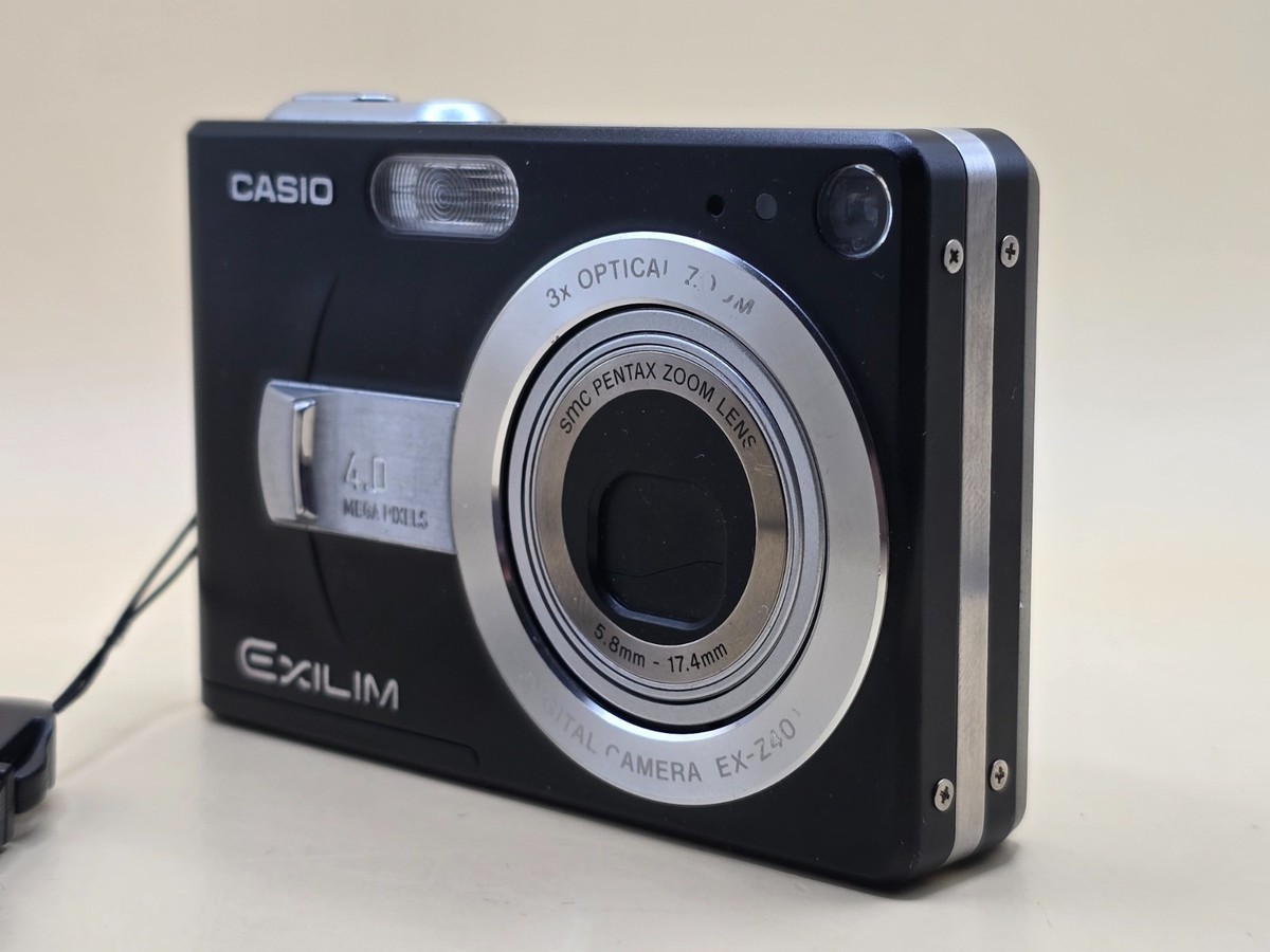 ⭐️まとめ売り⭐️CASIO EXILIM/ Nikon COOLPIX 4台 Casio EXILIM ZOOM EX-Z40 4.0MP Digital Camera - Silver (EXZ40S