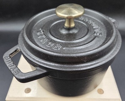 Staub - La Cocotte 5 1/2in Black - La Cast Iron 14 -