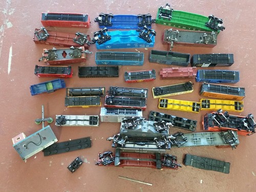 LOT OF 36 Miscellaneous Vintage Train Cars and Parts - 第 2/12 張圖片