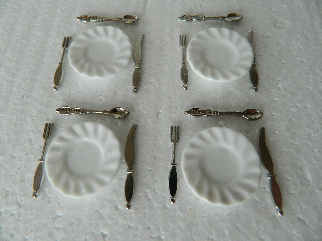 (KP3.13) 1/12th scale DOLLS HOUSE CUTLERY and PLATE SET