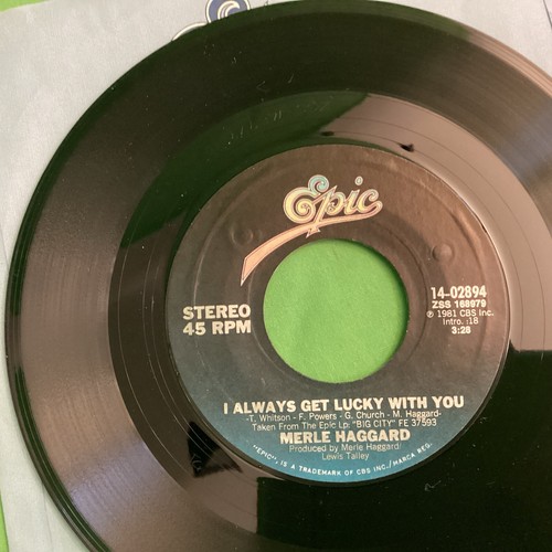 Merle Haggard, Are The Good Times Really Over, 1981 Epic, 45 rpm, ZSS-168978 - Picture 6 of 8