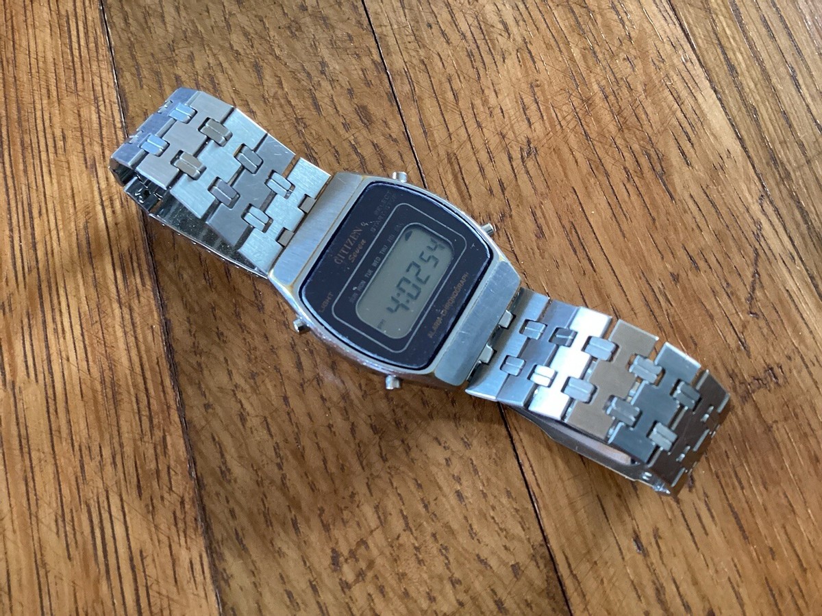 Vintage Citizen Seven Quartz Digital LCD Watch With Original Vintage Citizen Seven Quartz Digital LCD Watch With Original