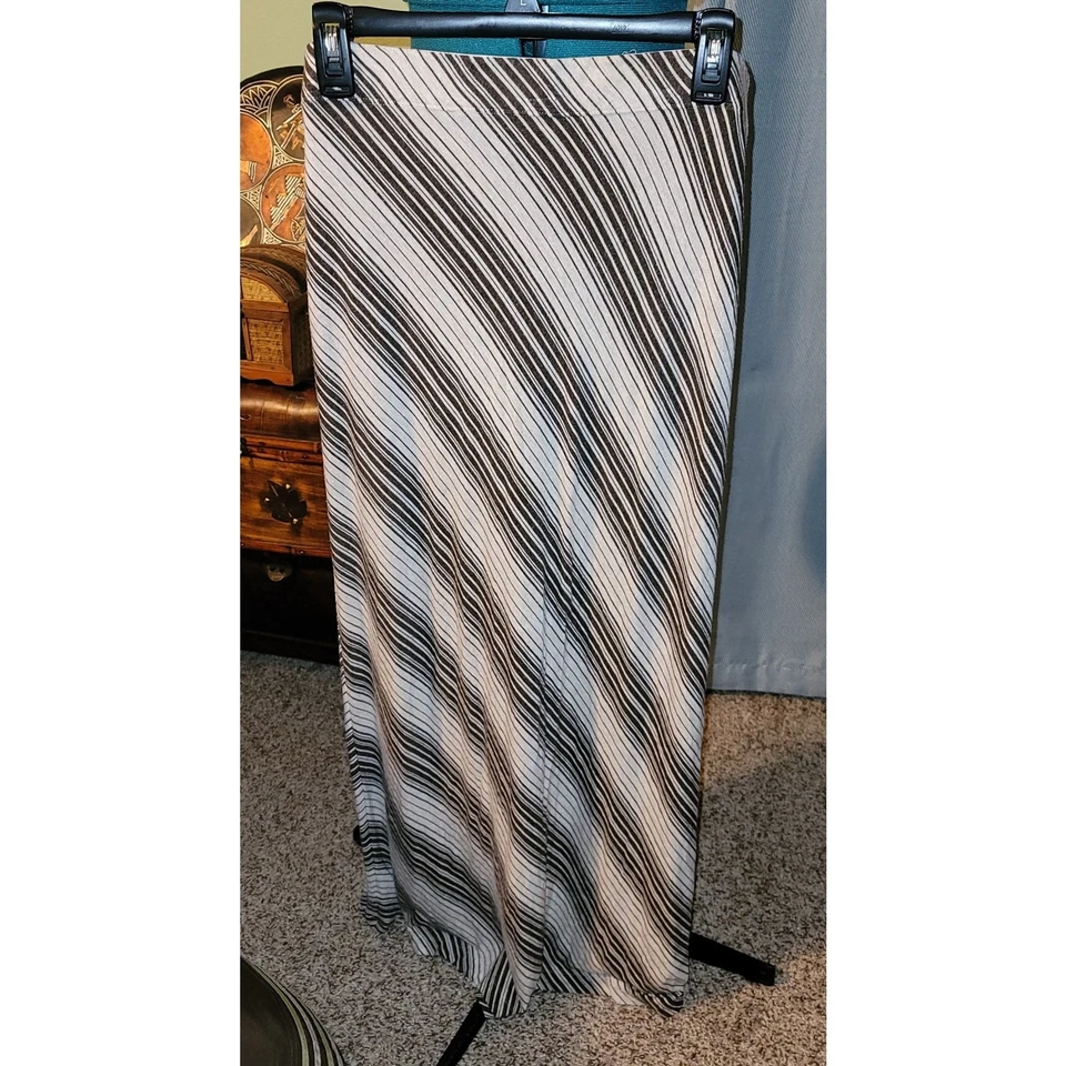STUDIO M Womens XL Maxi Skirt. Diagonal Stripes, Elastic Waist. Good Condition! Foto 3 de 4