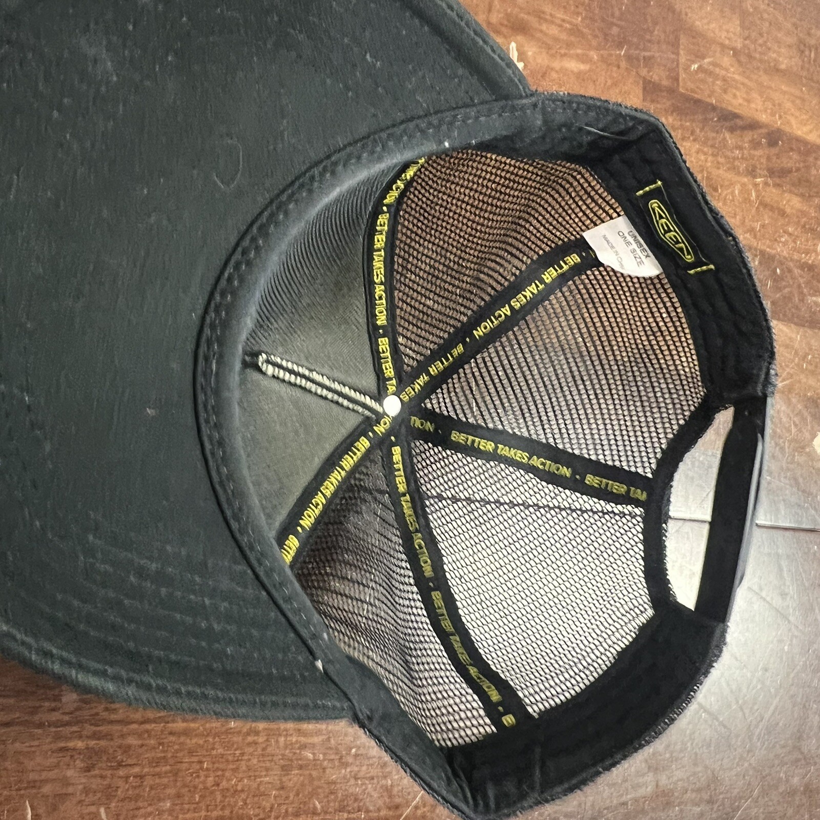 Keen Cappello Berretto Uomo Snap Back Nero Camionista Maglia Schiena Regolabile Montagne