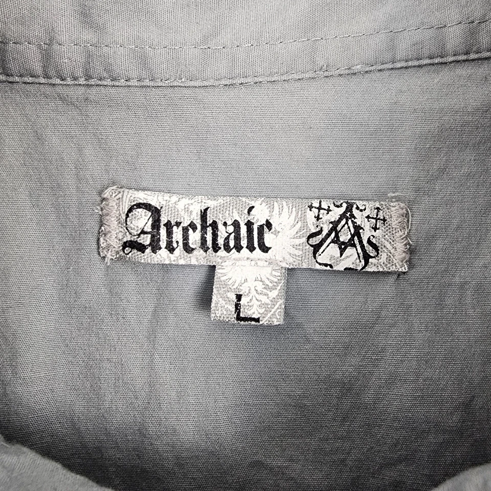 Camisa arcaica para hombre grande con botones gris manga larga diseño de logotipo Foto 3 de 4