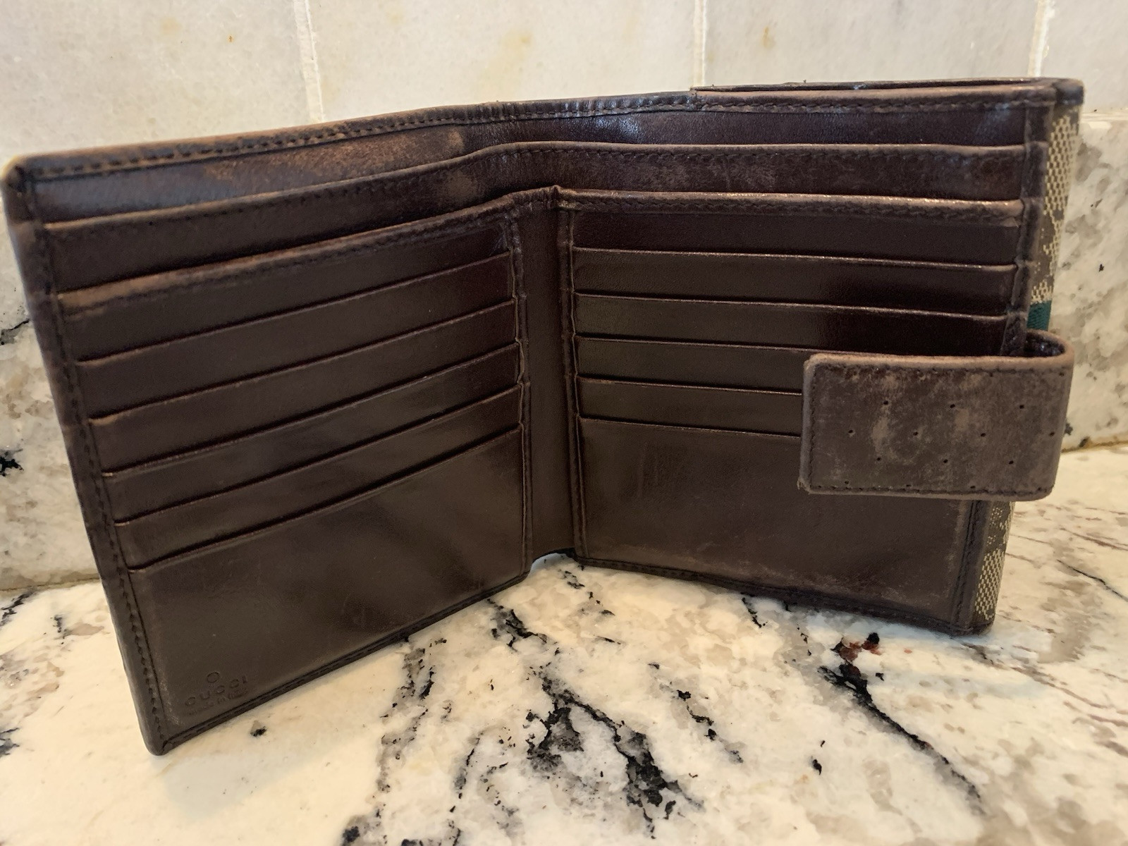 AUTHENTIC GUCCI INTERLOCKING G MONOGRAM LOGO SHER… - image 9