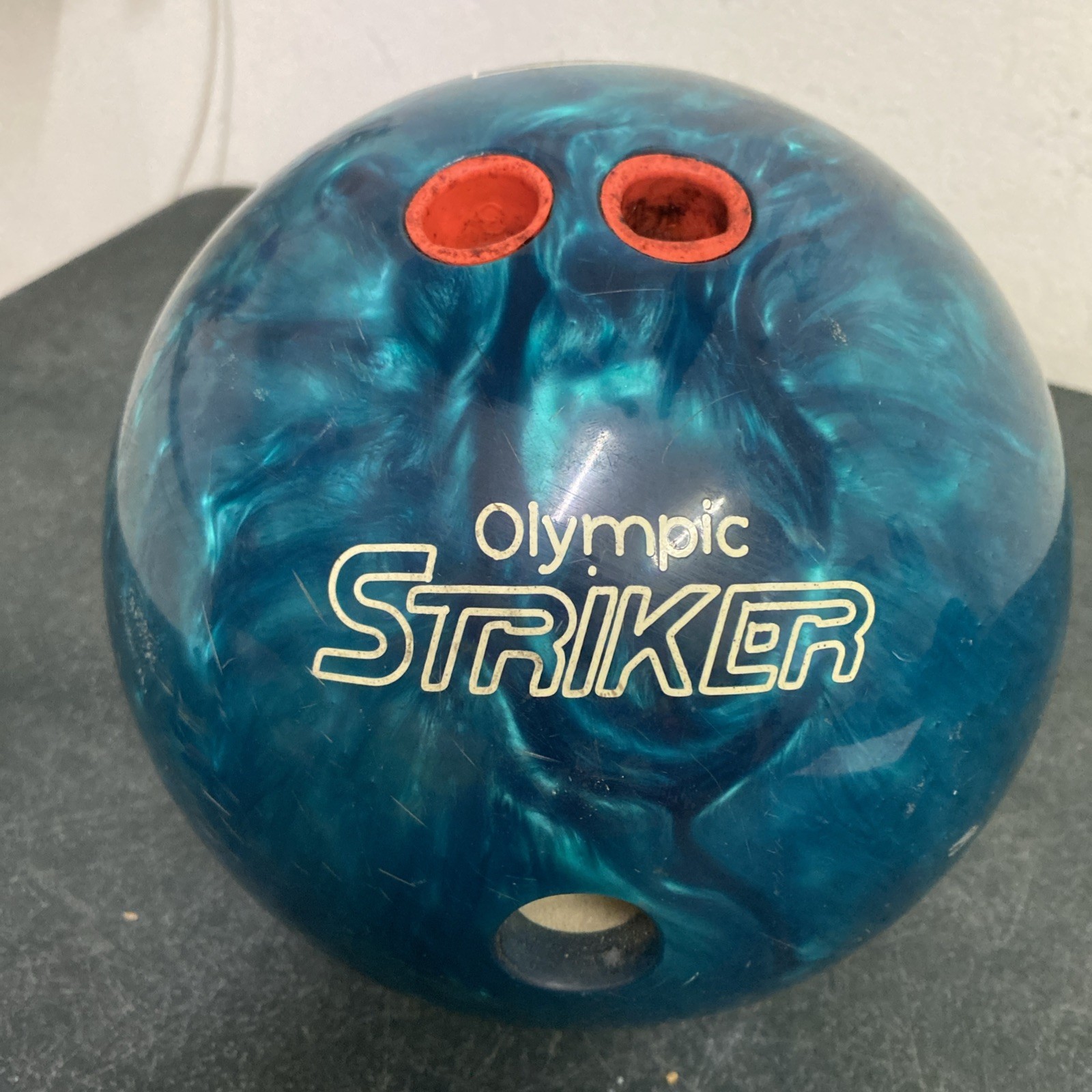 OLYMPIC STRIKER Green BOWLING BALL 14.5lb MADE in USA APP235