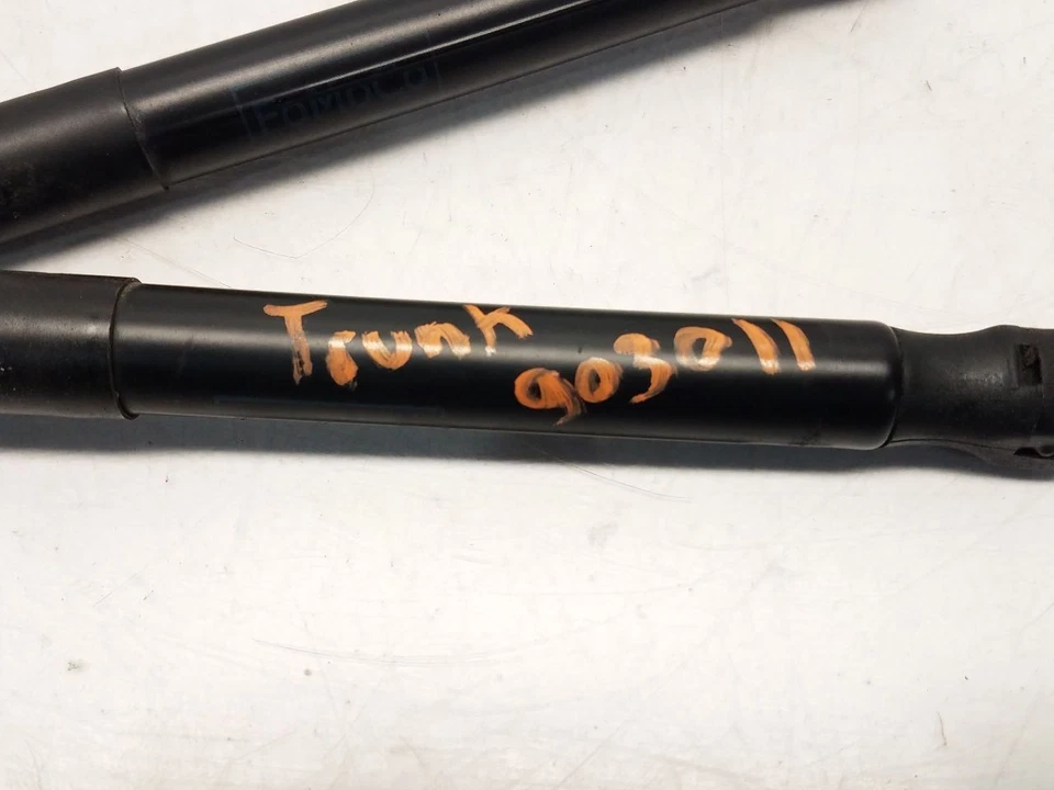 Ford Fusion 2007 (sedán) puntales de tapa de maletero *par* Foto 4 de 4