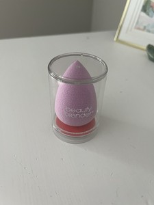 Beauty Blender Makeup Sponge - Purple