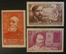 3 timbres France 1939 neufs ** et * YT436 à 438 - Voir photo