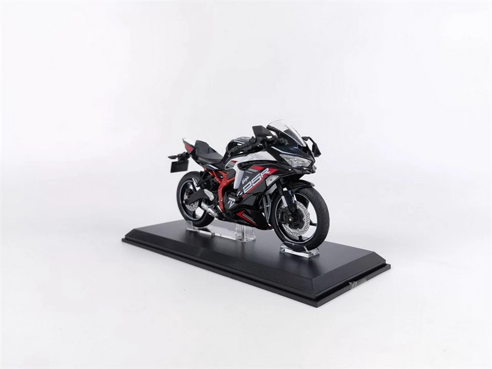 AOSHIMA 1/12 Scale Kawasaki Ninja ZX-25R Red/Black Motorcycle Diecast Model - Image 3 of 4