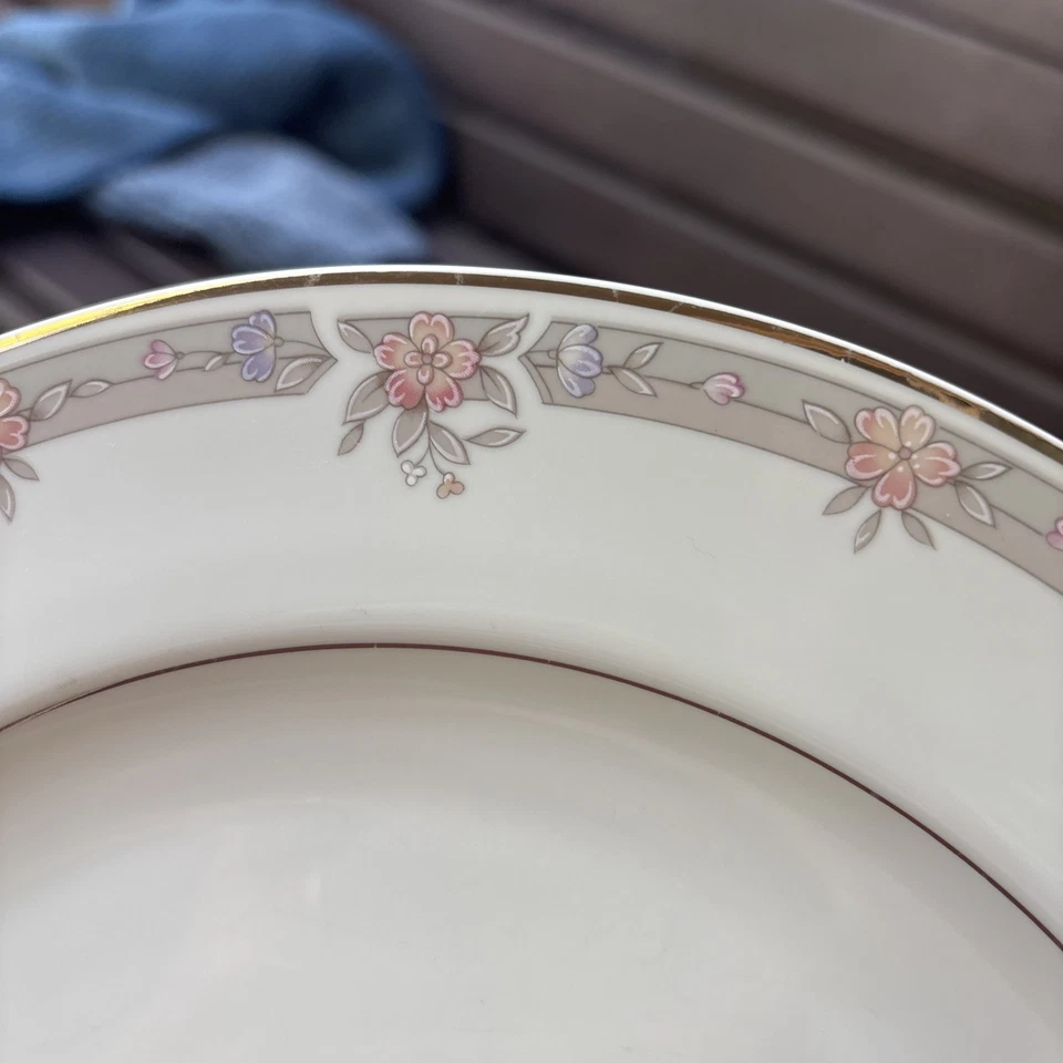 Sango Regency Monroe 10 3/4" Dinner Plates Set of 4 - Image 3 of 4