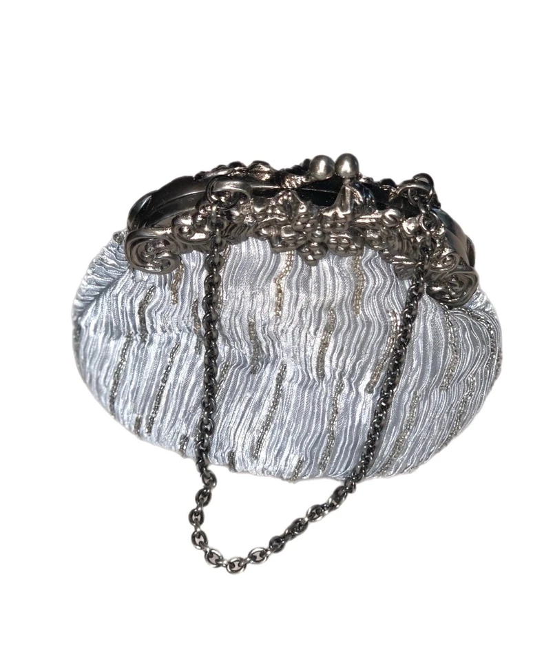 Bolso de mano y pañuelo con cuentas Elka grisáceo plateado seda adorno plateado