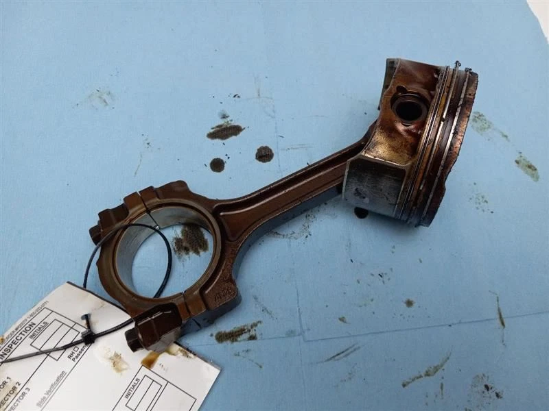 2011 CHEVROLET MALIBU FWD PISTON - Image 3 of 4