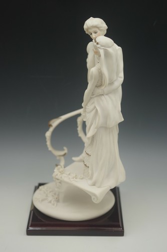 GIUSEPPE ARMANI 1988 JUST MARRIED COUPLE ON STAIRS LARGE SCULPTURE - Picture 8 of 12