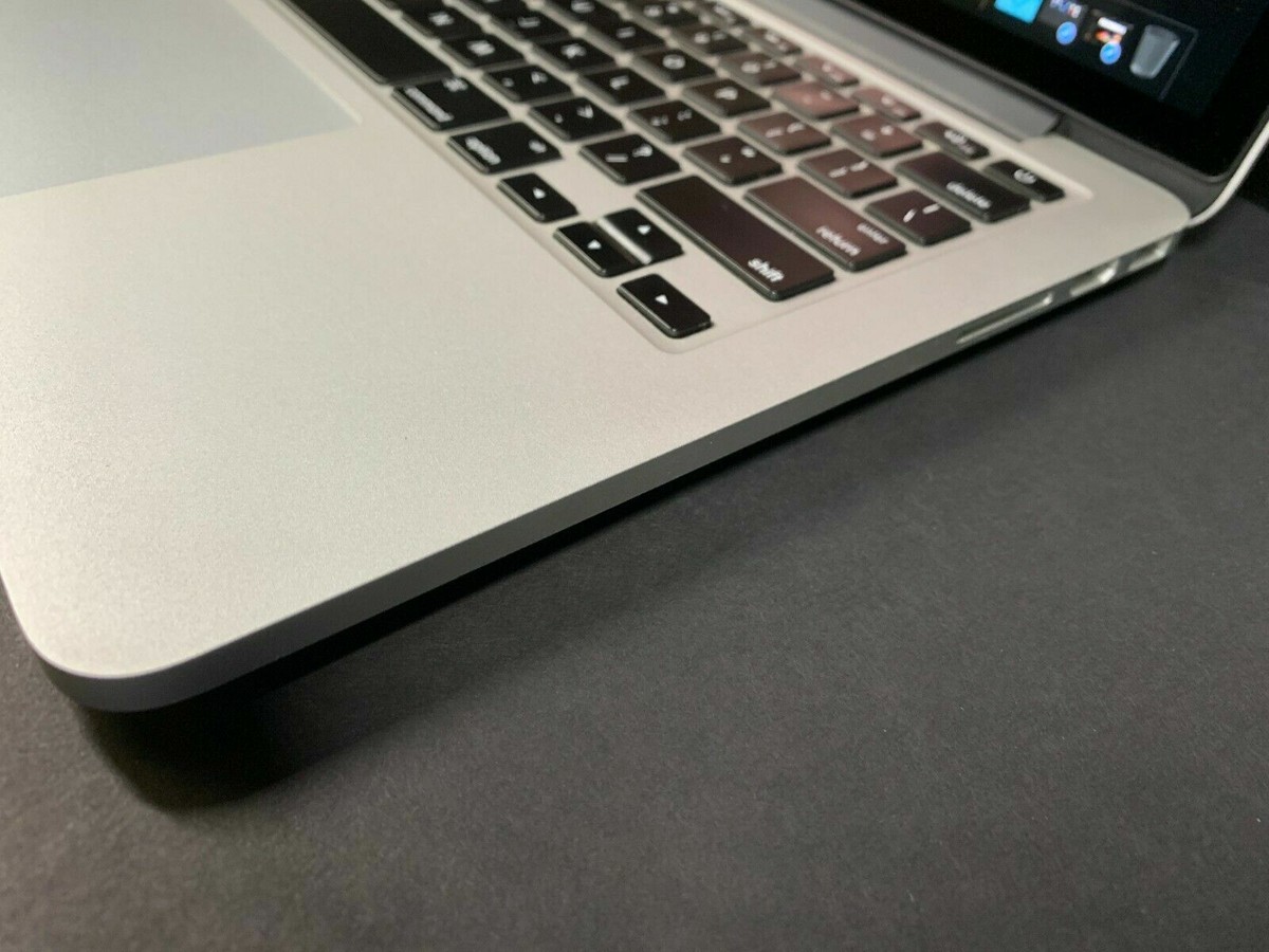 2015 Apple MacBook Pro Retina 13 inch / 1TB SSD / Core i5 2015 Apple MacBook Pro Retina 13 inch / 1TB SSD / Core i5