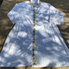 Robe 70 s Style Small White Floral Embroidered 3/4 Sleeve Hippie Retro Vintage