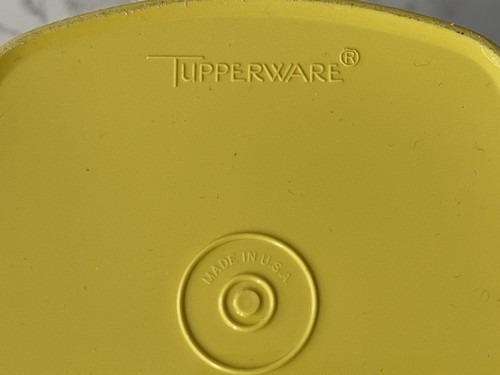 Lot of 2 Tupperware Servalier Canisters 6" & 10" Harvest Yellow w/ Lids 1222 811 - Picture 10 of 24