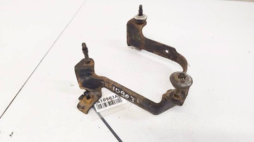 Power steering pump mounting bracket