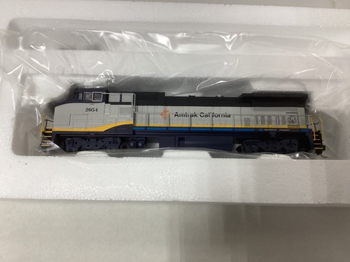 Tablero Walthers Mainline #910-9566 escala HO “Amtrakl” DCC READY 32-8BWH Rd. #2054 | Zustand: New