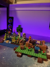 LEGO Minecraft: The Farm (21114)