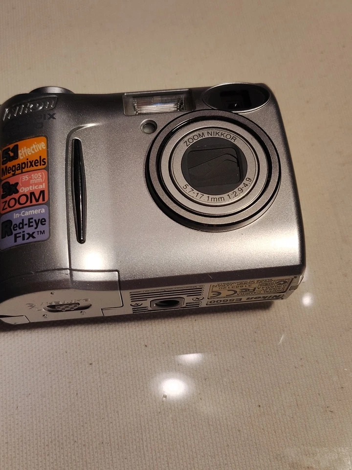 Nikon Coolpix 5600 Digital Camera 5.1MP 3X Optical Zoom SD Card Case Parts Only - Image 3 of 4