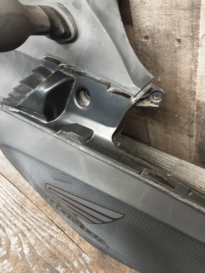 Carenado de señal de giro delantero izquierdo Honda NC700 NC700X 2014 14 cubierta de plástico Foto 4 de 4