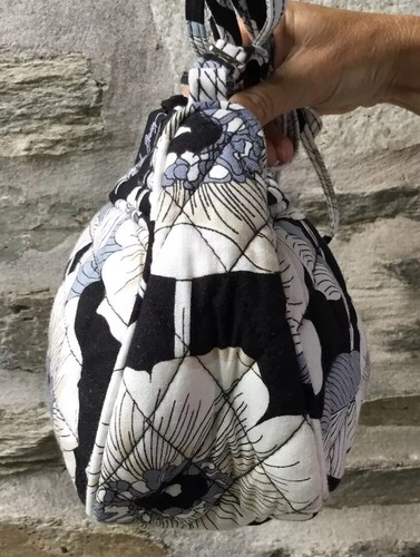 NEW NWT Vera Bradley Frannie Camellia Crossbody Bag Black White Floral - Picture 6 of 13