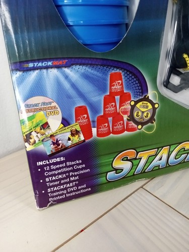 Sport Stacking W/ 12 Wssa Speed Stacks Cups in Black w Quick Release Stem Toy - Picture 2 of 7