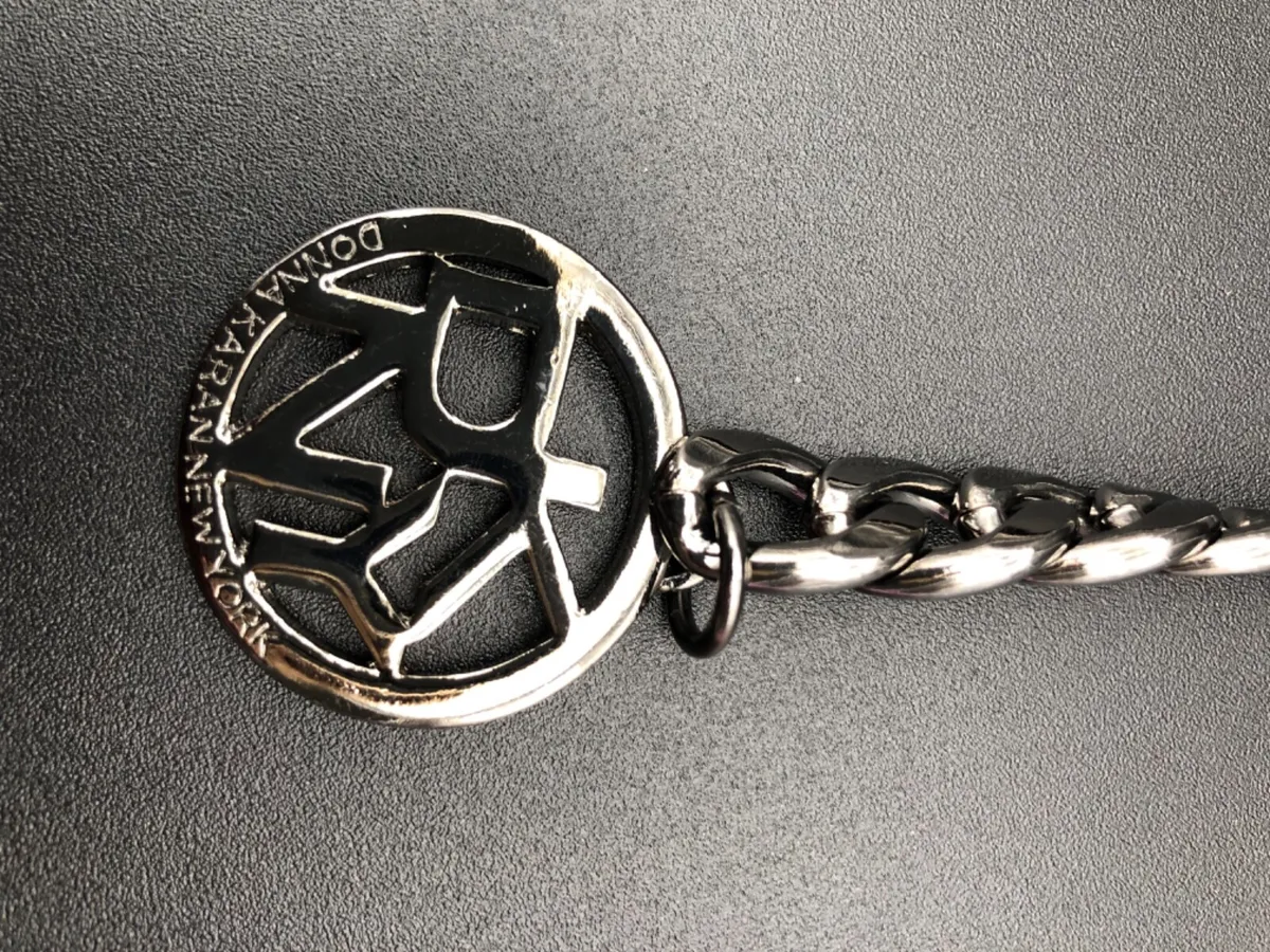 DKNY Chain Belt with Medallion NWY Medium/Large silver