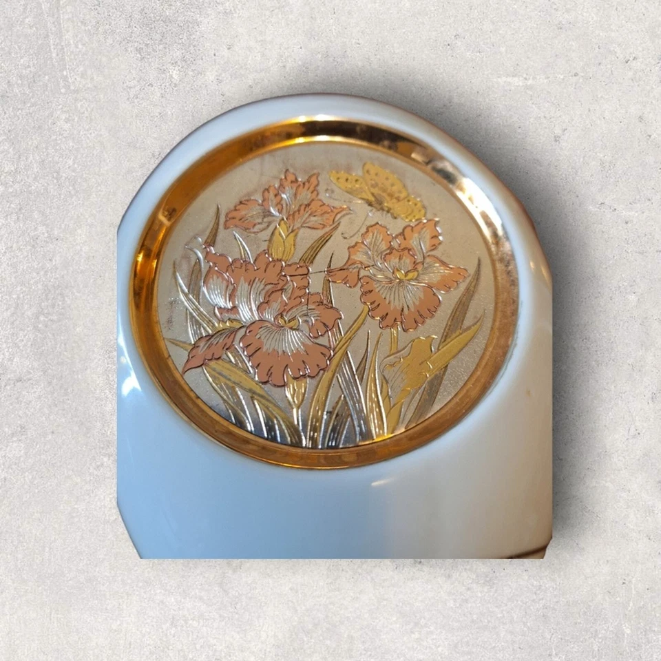 Jarrón pequeño ovalado vintage adornado en oro 5,5 pulgadas de alto arte inspirado en Asia mariposas Foto 2 de 4