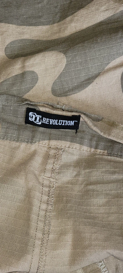 Pantalones cortos cargo Revolution camuflados para hombre talla 36 (41 X 11) #7362 Foto 3 de 4