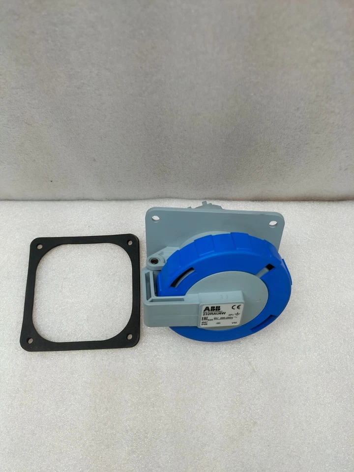 ABB 232RAU6W ANGLED PANEL SOCKET UNIFIED FLANGE 2CMA166948R1000 - Image 2 of 4