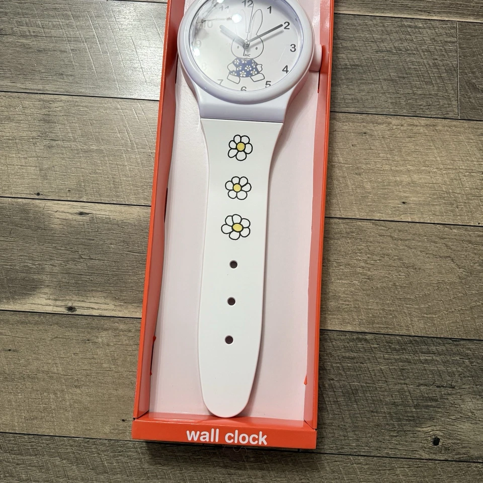 NUEVO Reloj Pulsera Miffy Blanco Conejo Enorme Floral Margaritas 36" Caprichoso Foto 3 de 4