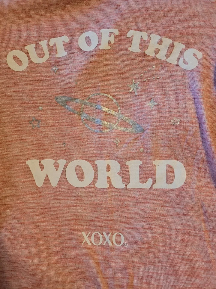 Conjunto de pijama pequeño rosa fuera de este mundo Foto 2 de 4