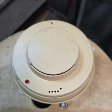 used Siemens Cerberus Pyrotronics DI-3 500-081806 Smoke Fire Detector Alarm Head