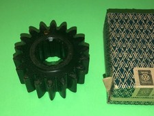 VW Split Bus Reduction Box Rear Axle Shaft Gear 18 Teeth 211501261A Genuine NOS