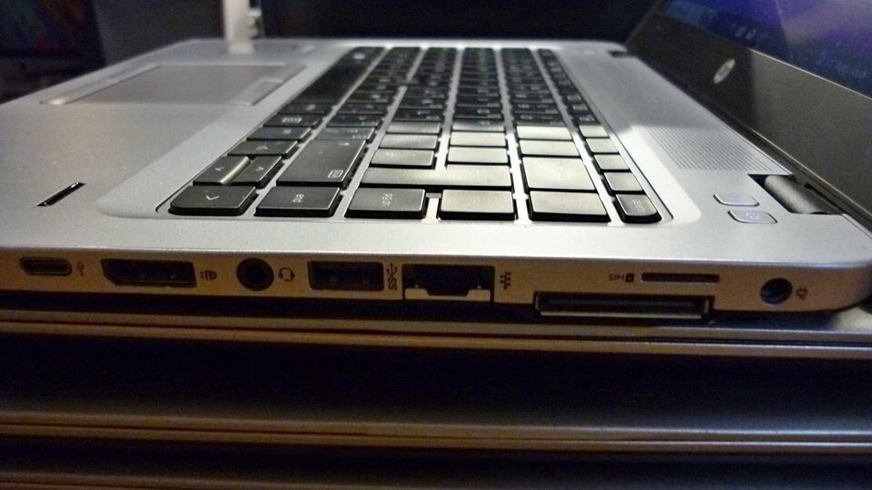HP ELITEBOOK 745 G4 AMD PRO A10 8GB 256G SSD AMD Radeon R5 Windows 10 - Picture 5 of 6