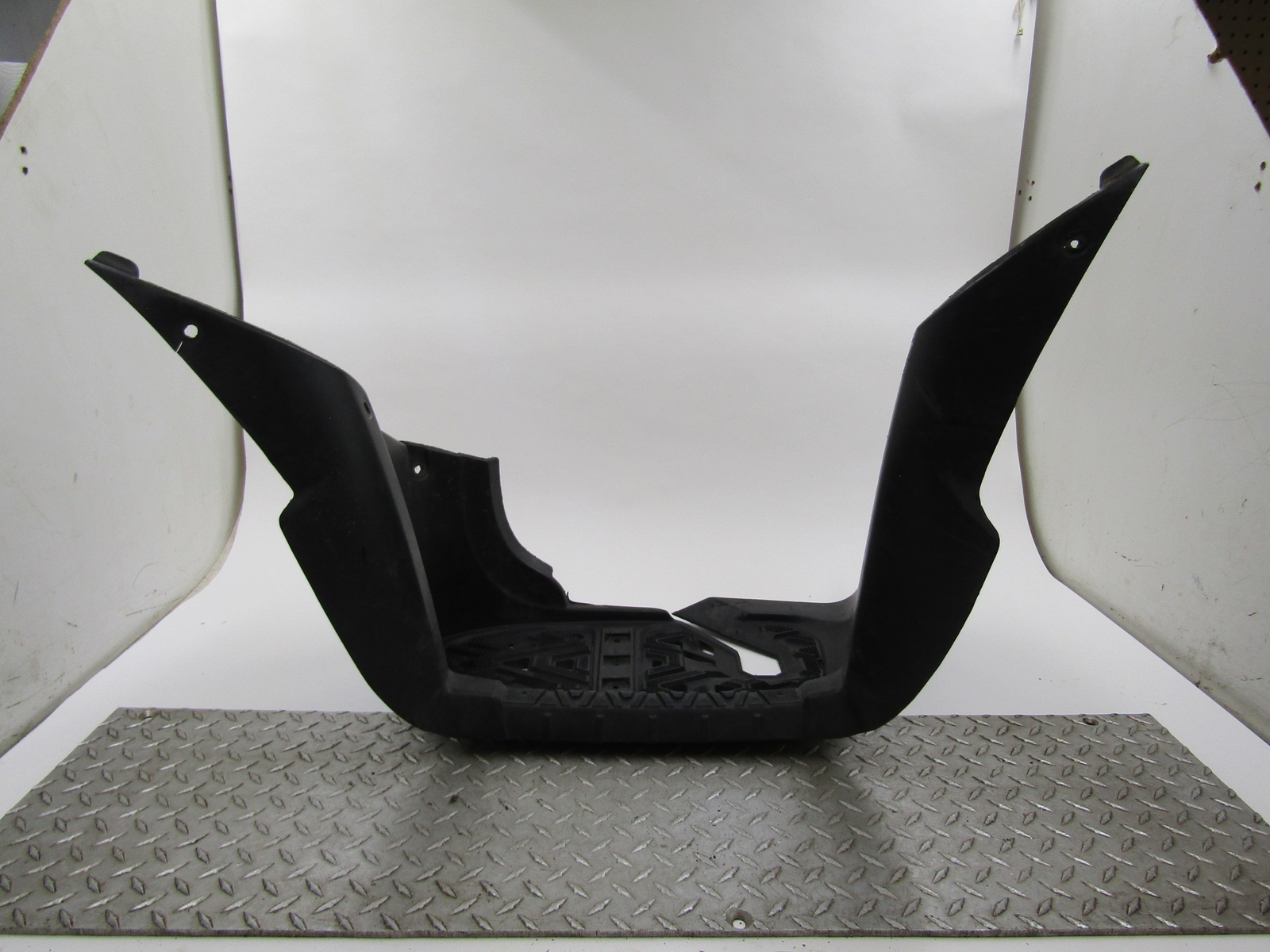 2005 KAWASAKI BRUTE FORCE 750 RIGHT MUD SPLASH GUARD FOOTWELL DAMAGED