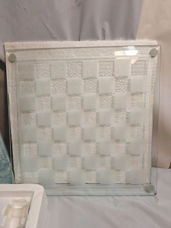 Glass Chess Set Board Game ~ Elegant ~ Limited Edition 14" x14" 35cm x 35cm - Image 3 of 3