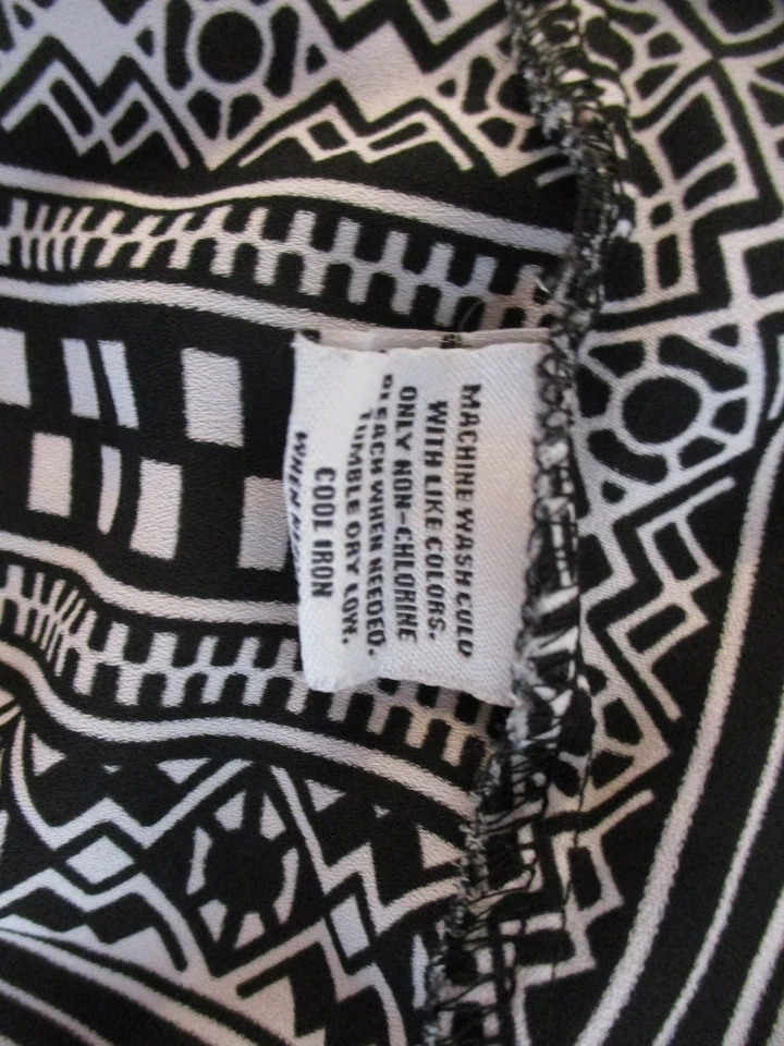 Top para mujer Style & Co talla M manga larga negro geométrico cuello redondo Foto 4 de 4