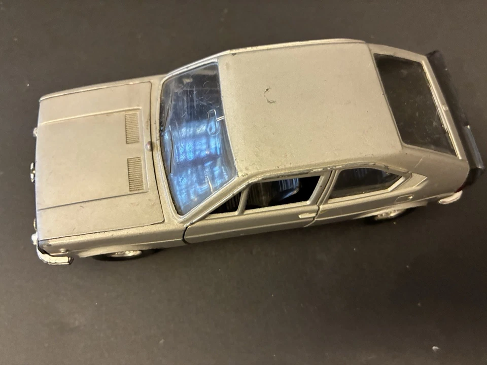 POLISTIL Italia Diecast ALFA ROMEO Alfasud TI 1975 Plata S.41 Foto 2 de 4