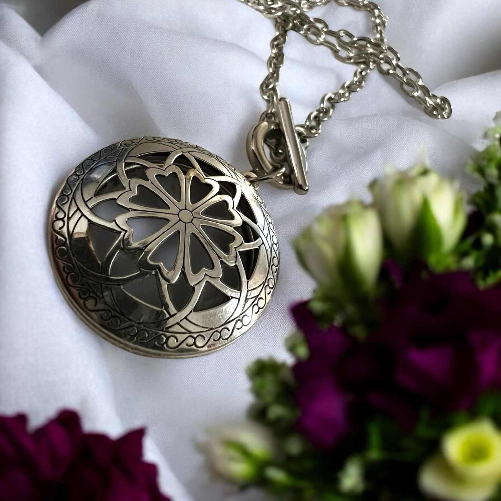 Silver Essential Oil Diffuser Toggle Clasp Floral… - image 9