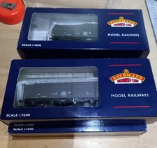 Bachmann 38-142  29 Ton Sliding Door Box Van VDA Railfreight Distribution X4
