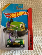 2013 Hot Wheels HW Race Bump Around 1:64