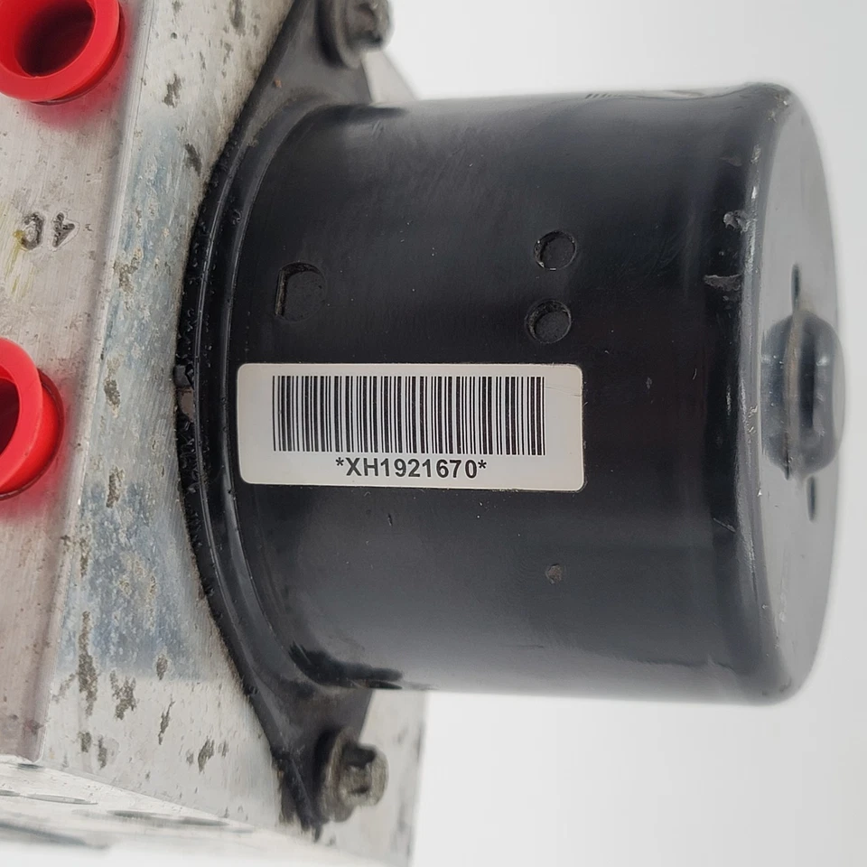 2014 2015 2016 Chevrolet Malibu 2.5L ABS Anti Lock Brake Pump Unit 22863598 - Image 4 of 4