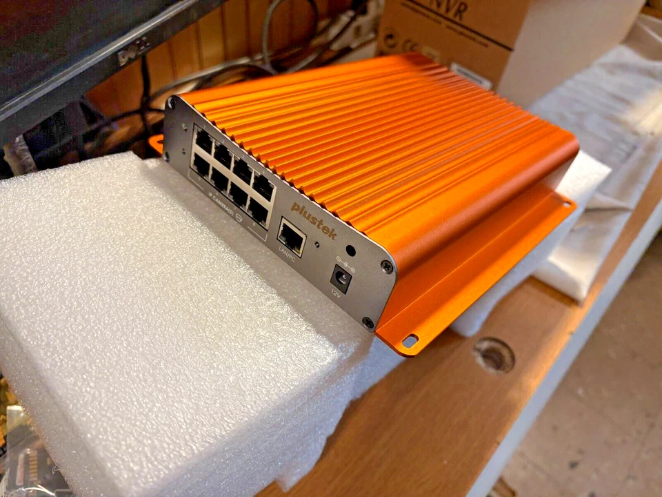 Plustek NVR Slim380 Network Video Recorder NR380S-EB1-00HD-000, Switch, Barebone - Image 4 of 4